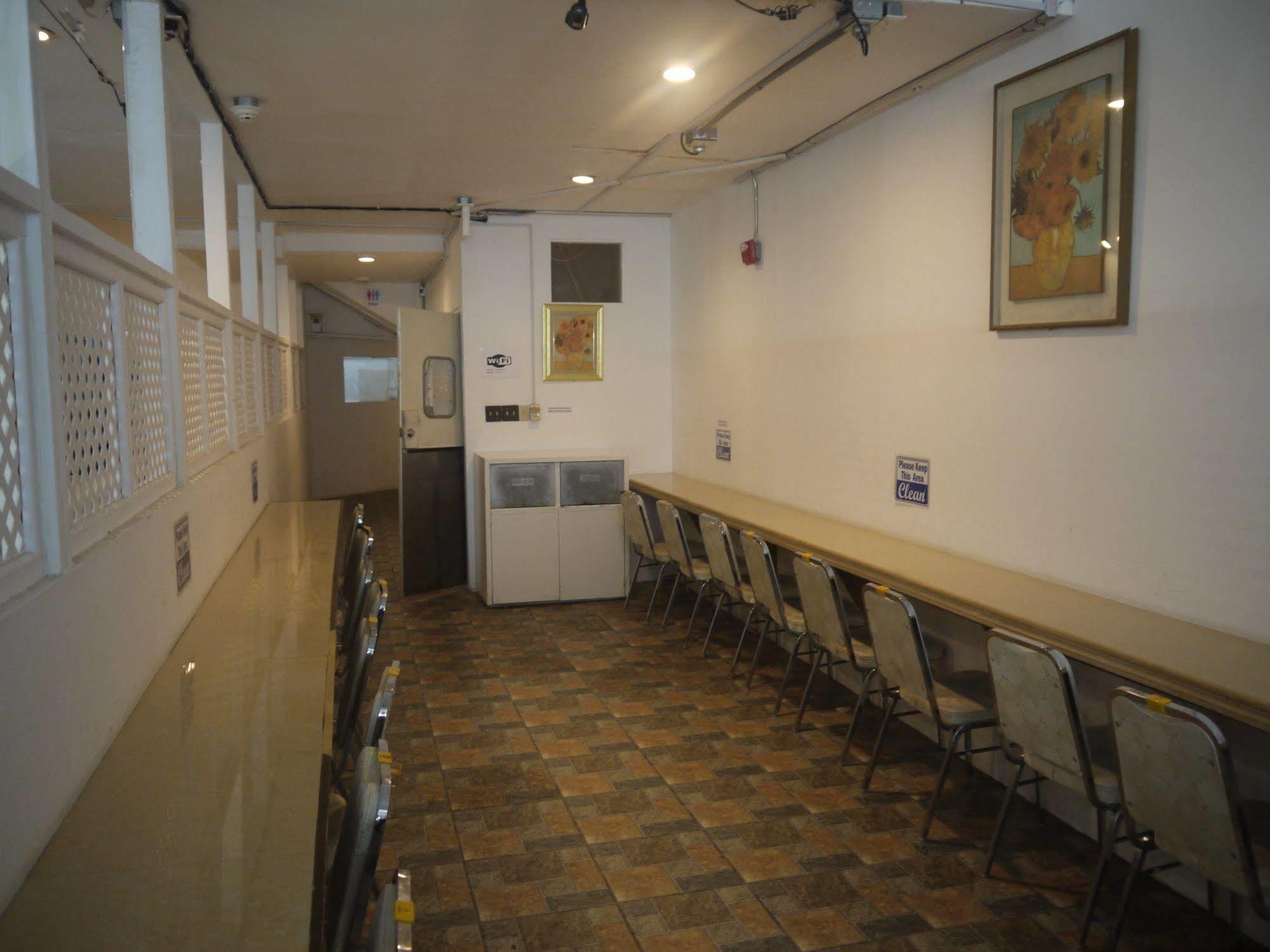 Himawari Hotel Гарапан Екстериор снимка