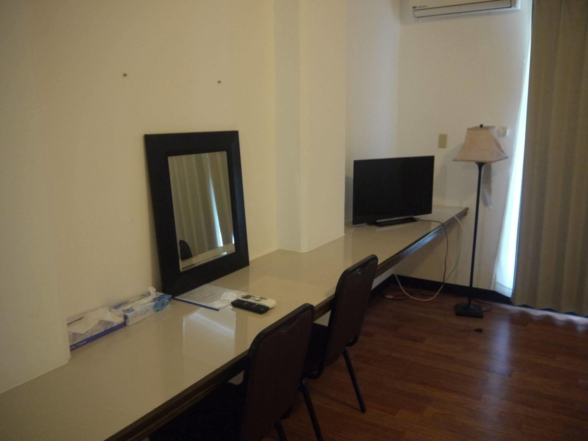 Himawari Hotel Гарапан Екстериор снимка